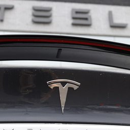 Tesla blames driver after fatal crash that killed Texas homeowner