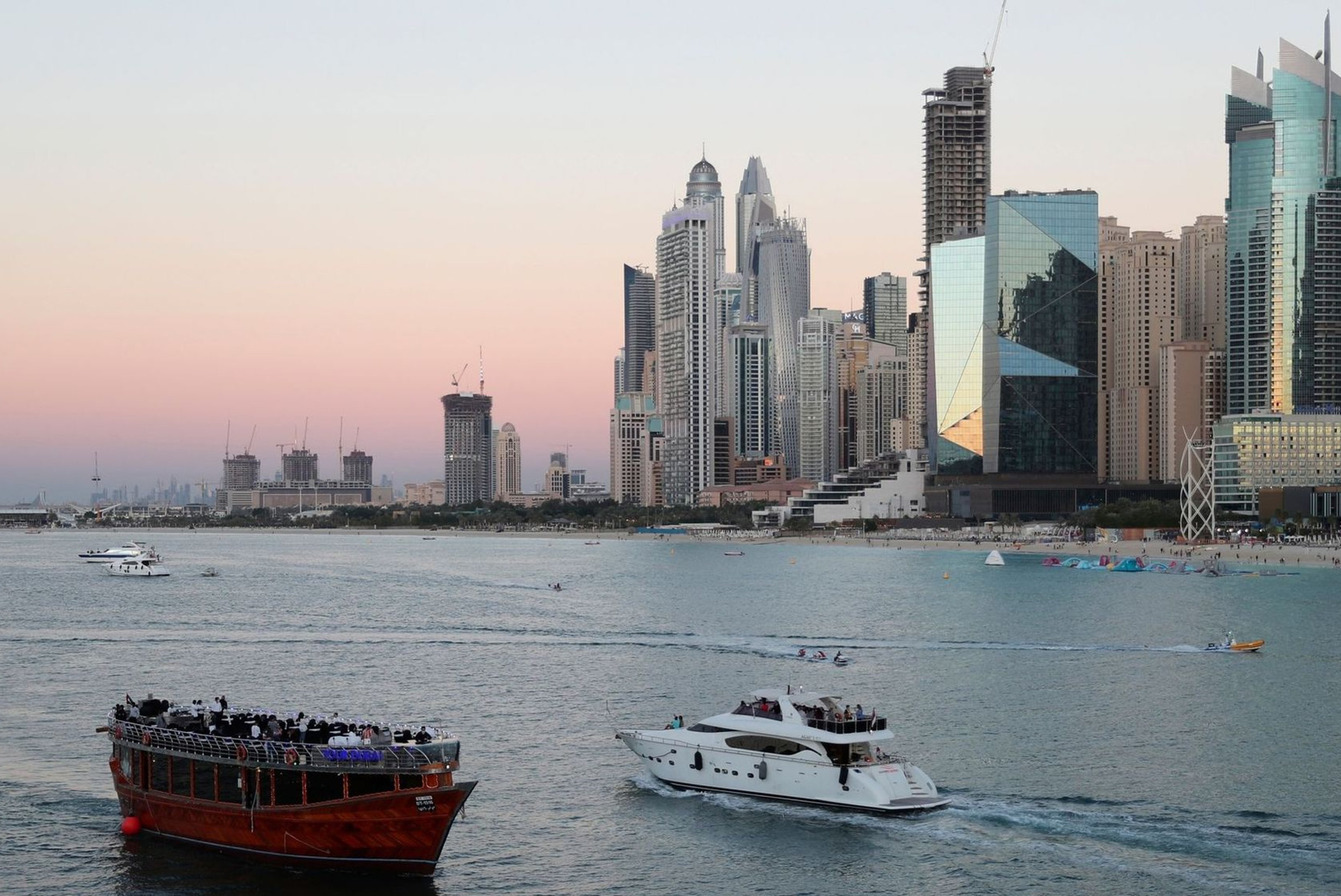 The UAE Goes into Partnership with Start-Up Deel to Attract Foreign Workers
