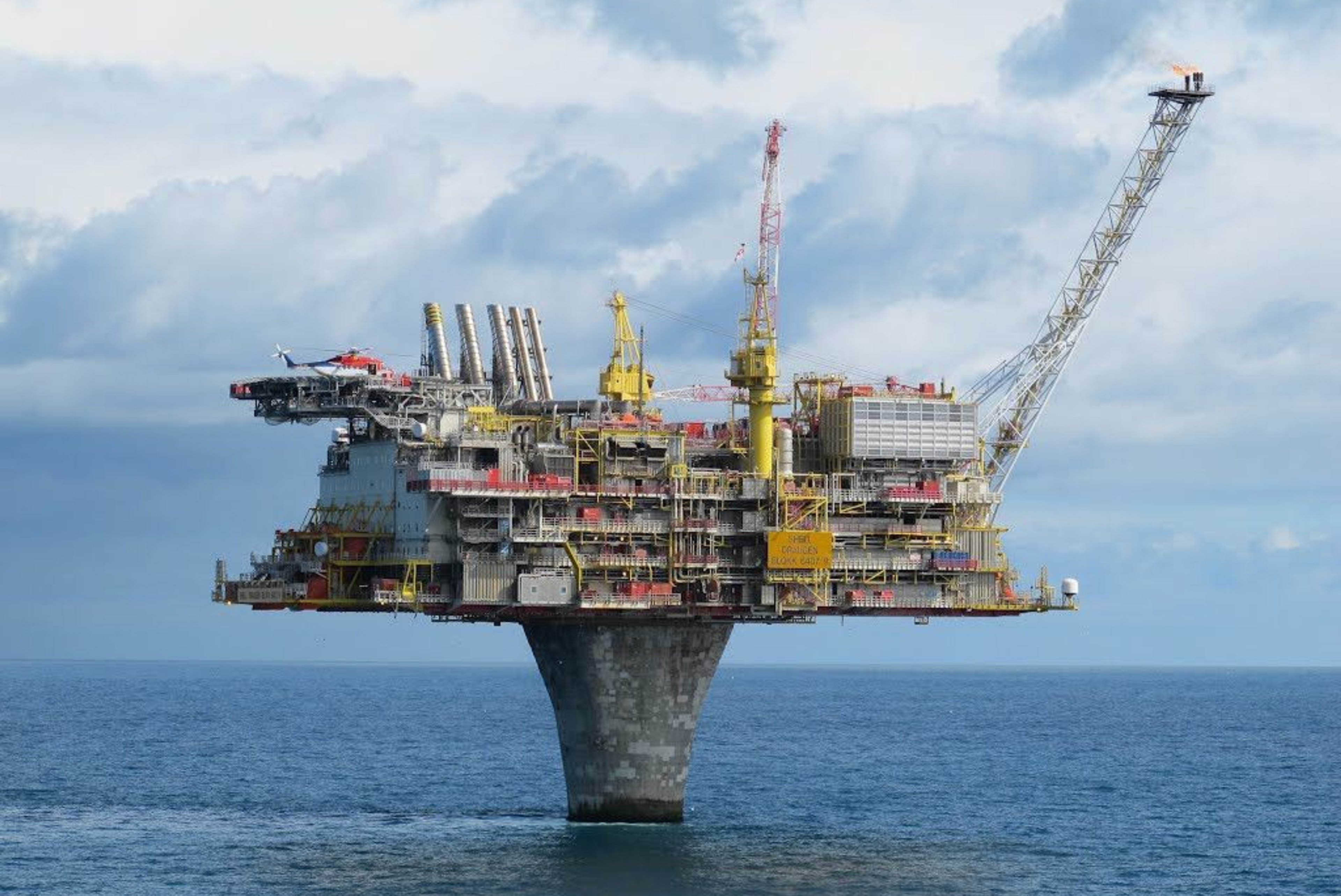 Starlink Launches Internet Subscription for Oil Rigs and Yachts