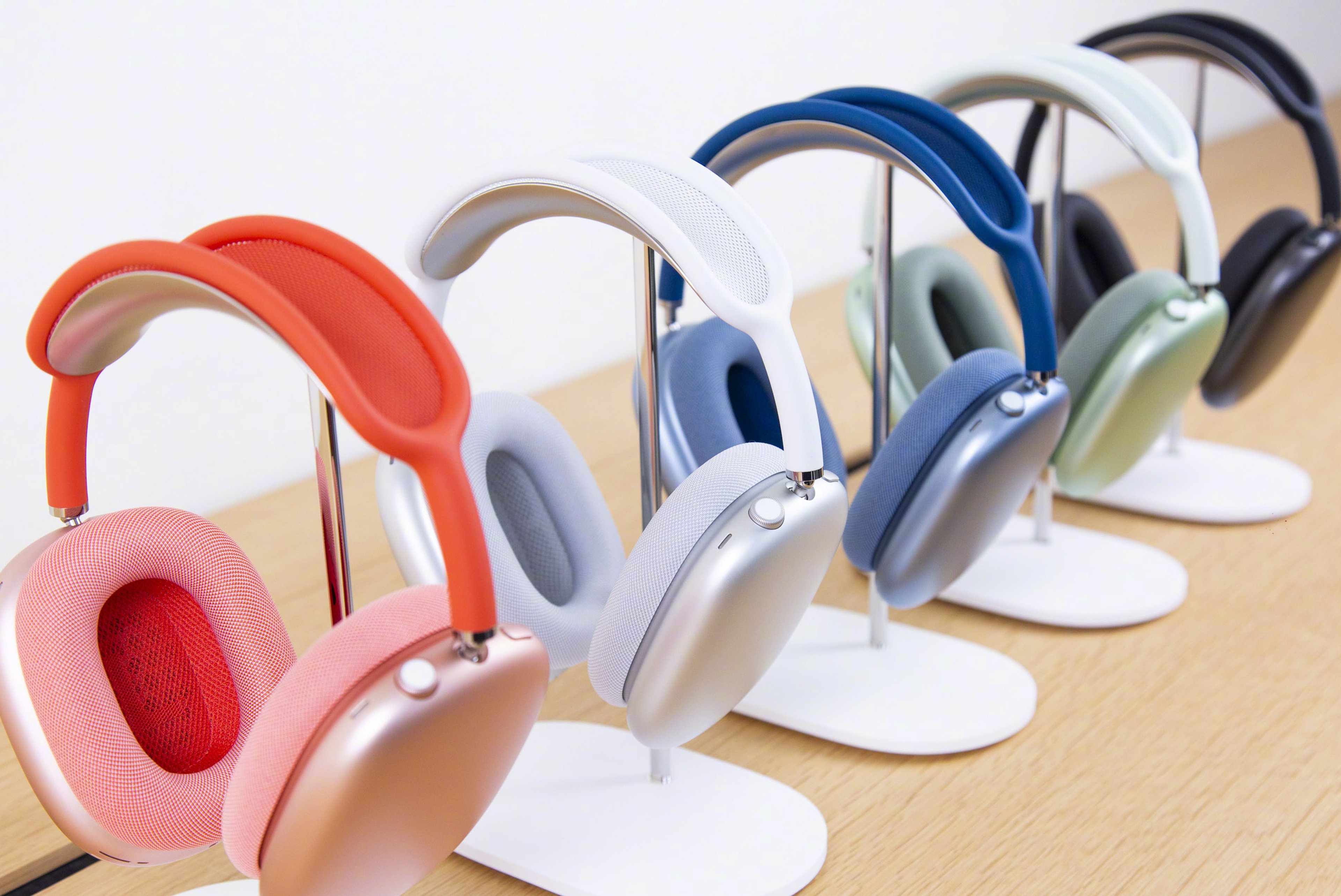 AirPods Max shipping delays extend to 2-3 weeks