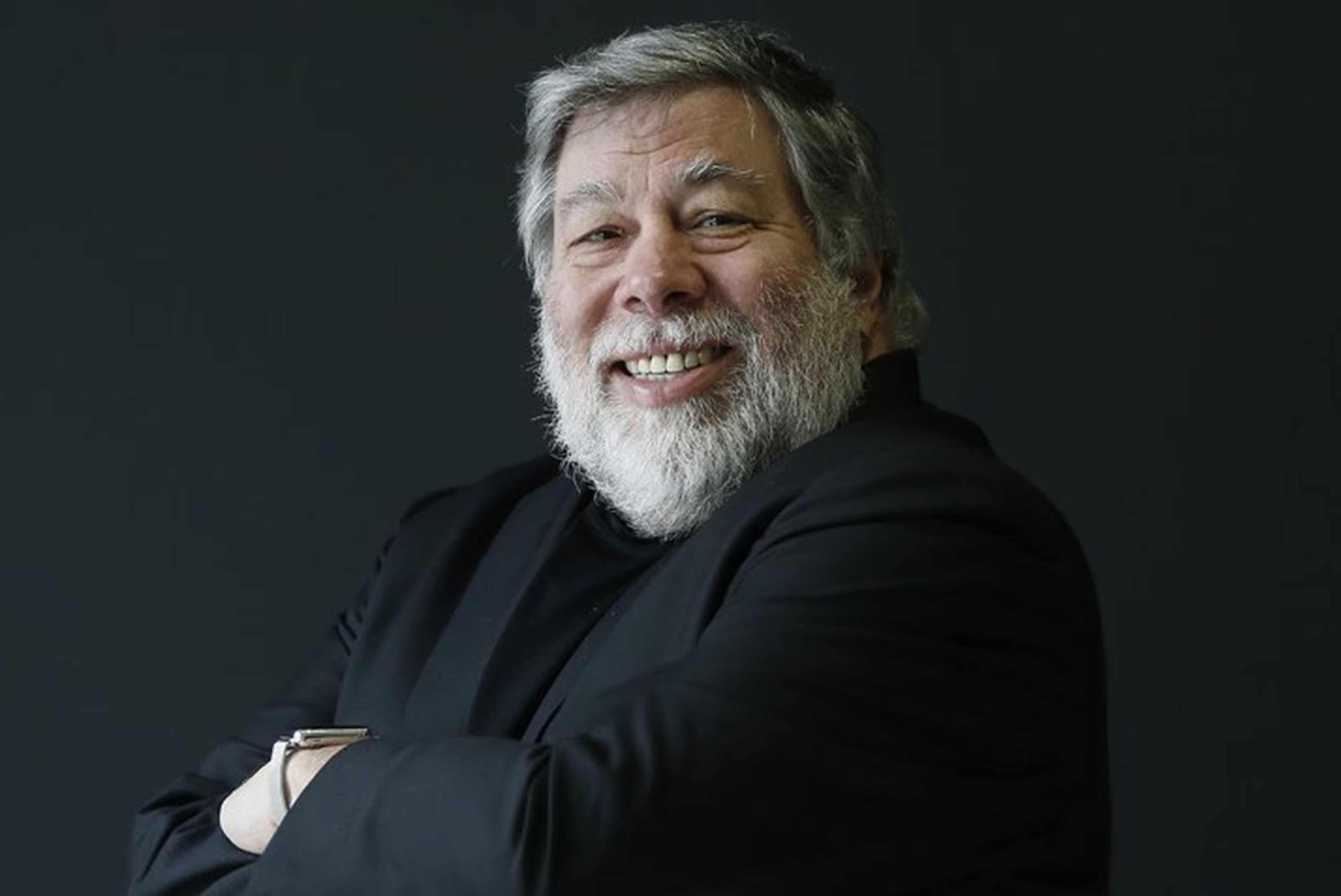 Apple co-founder claims that AI may make it more difficult to detect scams