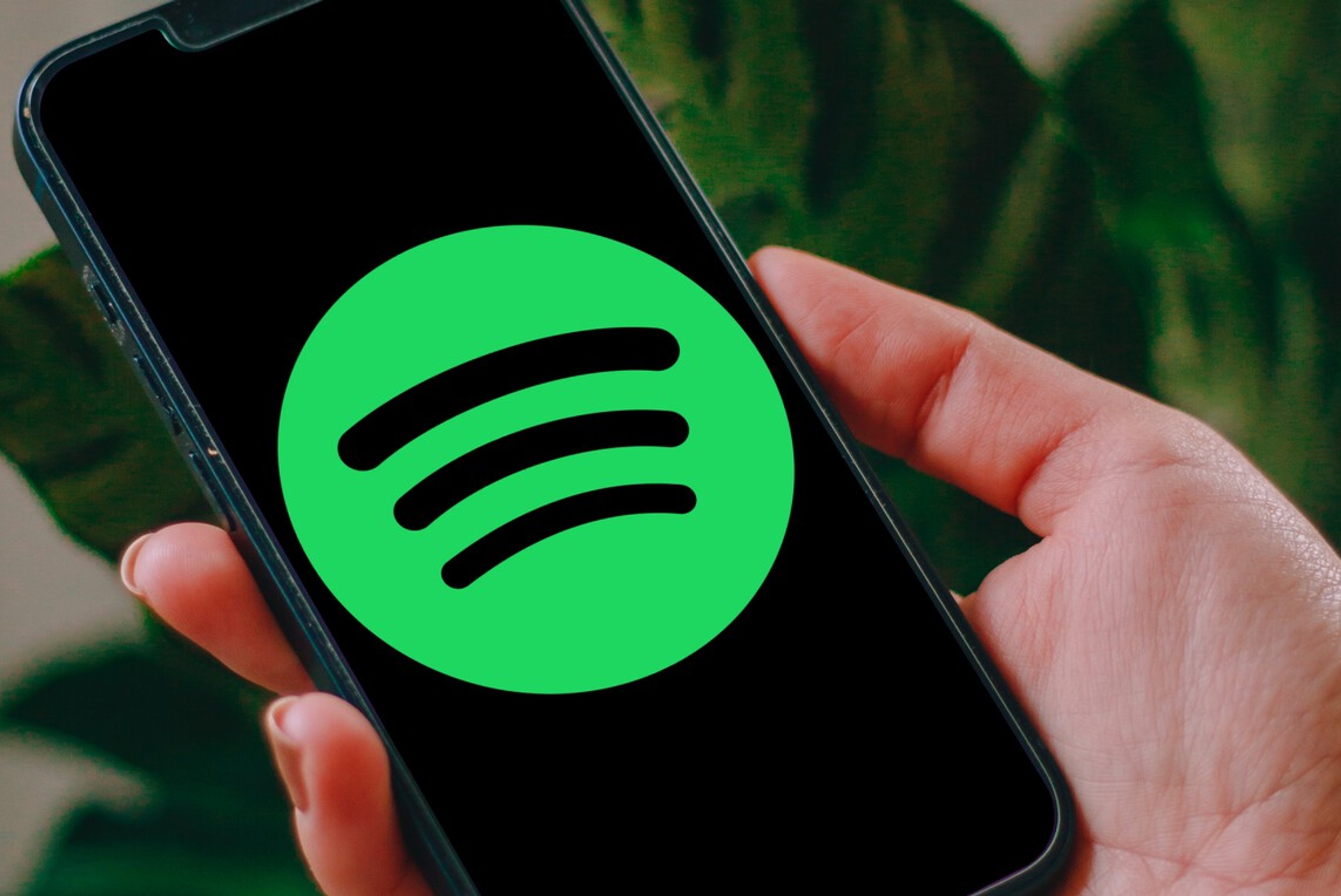 Spotify tests "Offline Mix" feature
