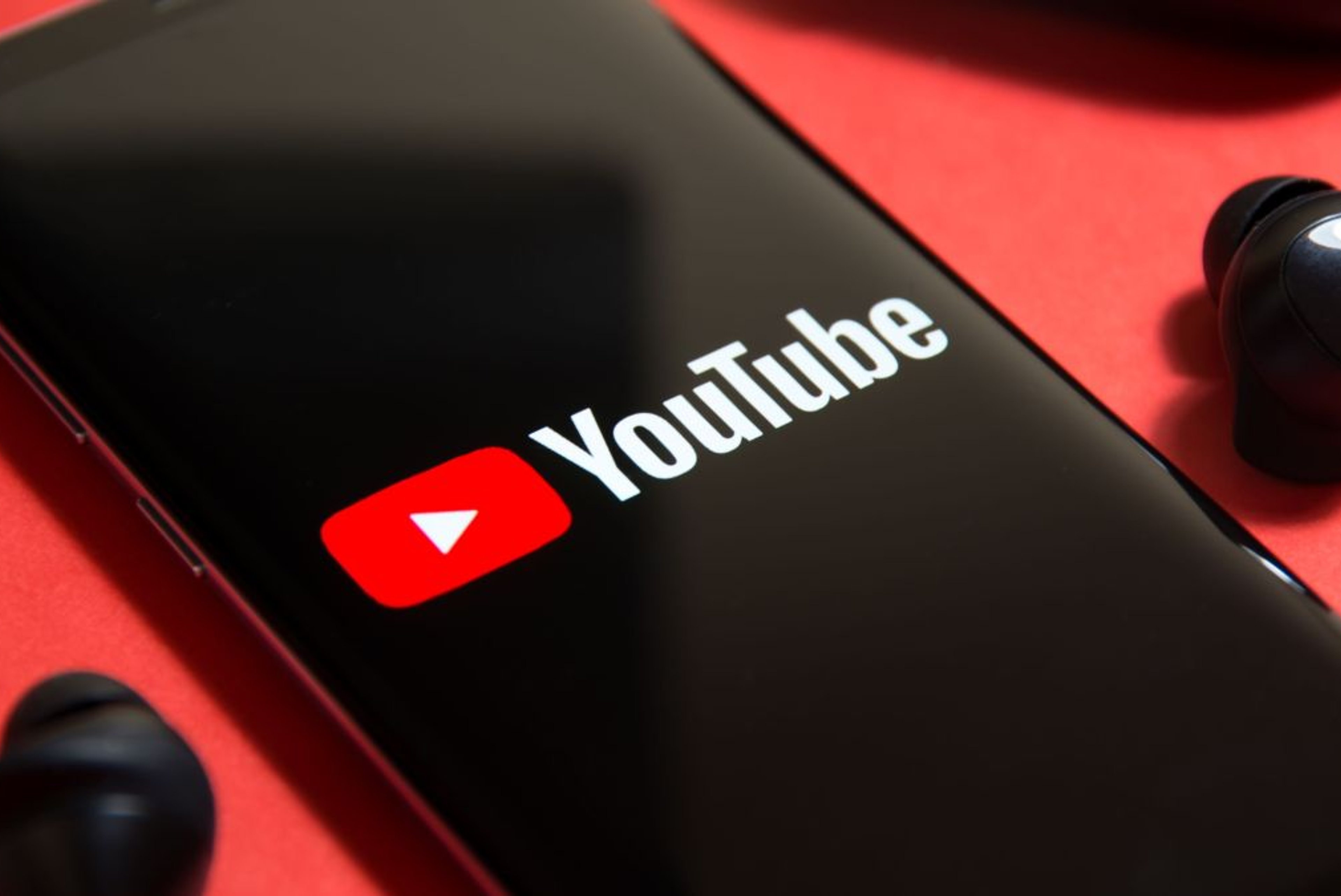 YouTube adds AI-powered dubbing tool