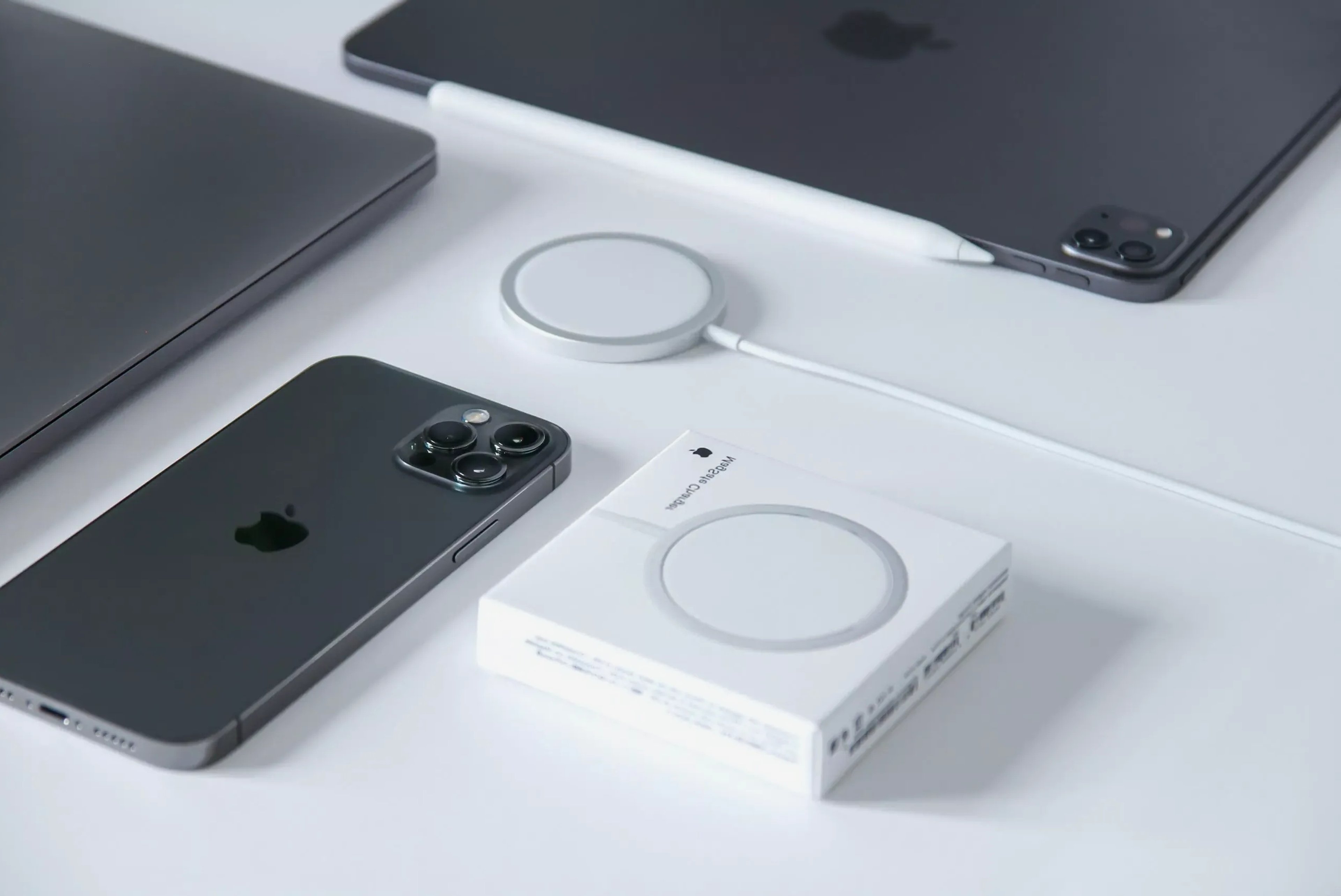 Apple's shift to USB-C sparks speculation about the return of MagSafe Duo and Battery Pack
