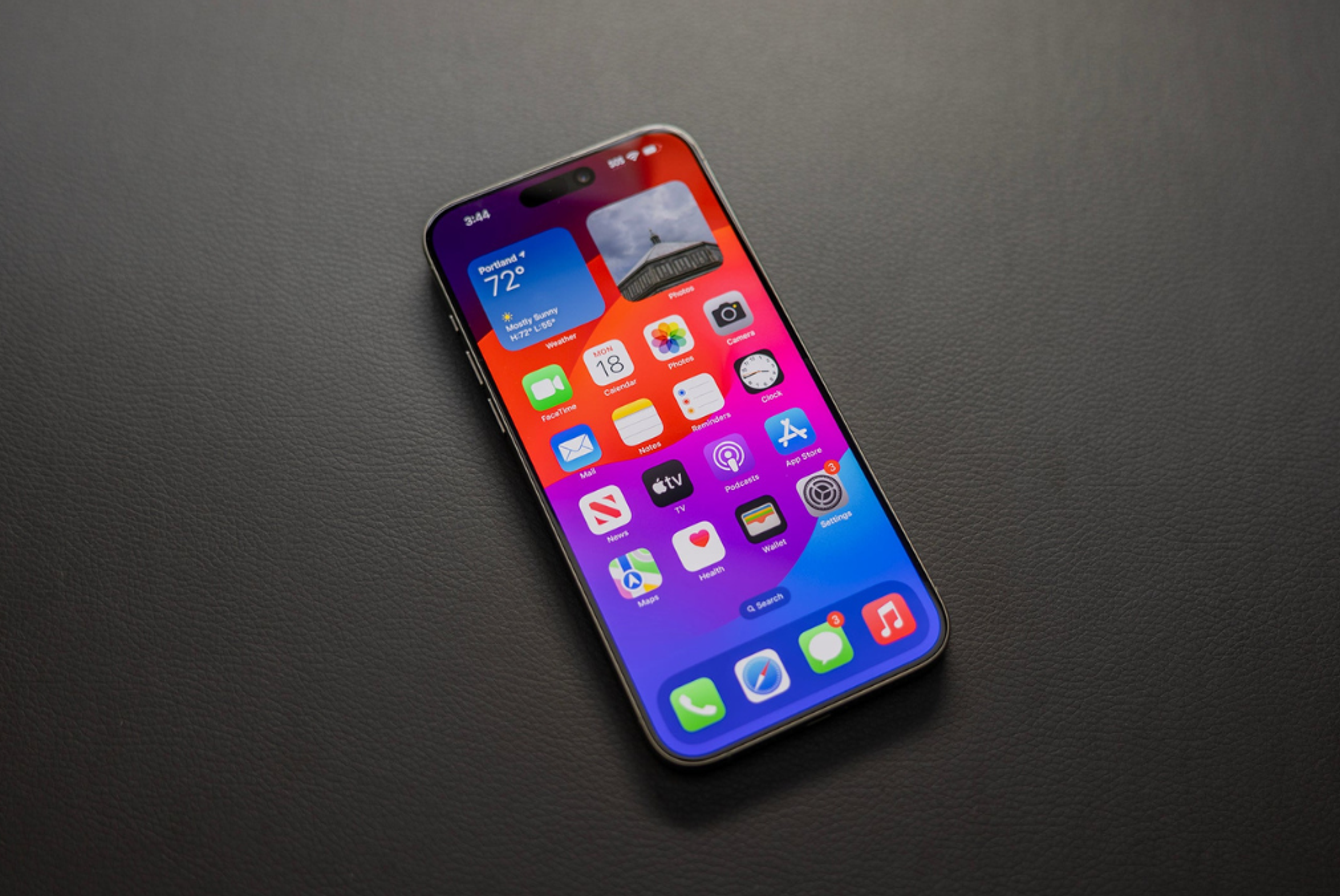 iPhone 15 Pro Max tops global smartphone sales, outpacing Samsung