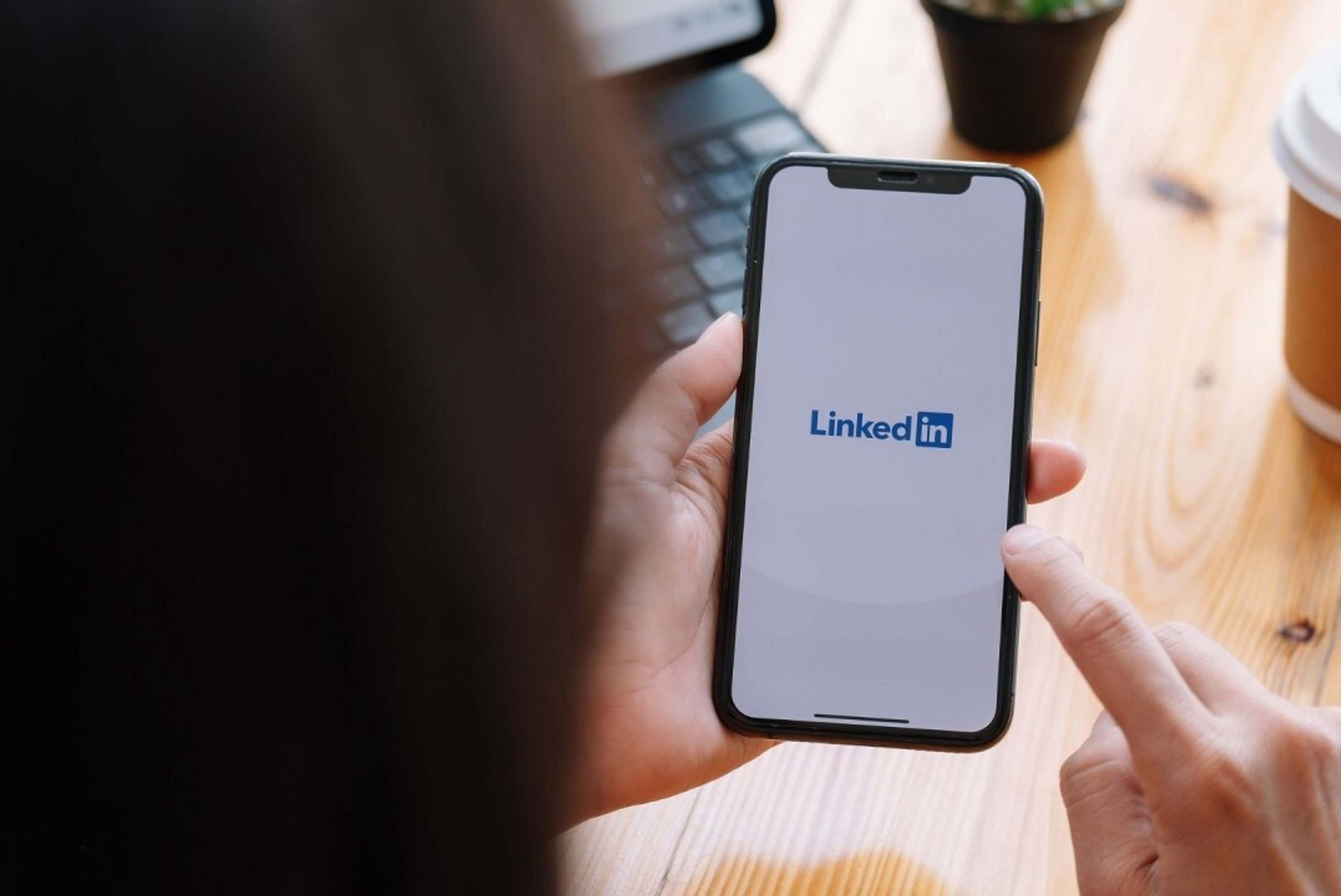 LinkedIn unveils AI-powered tools to enhance job search and applications