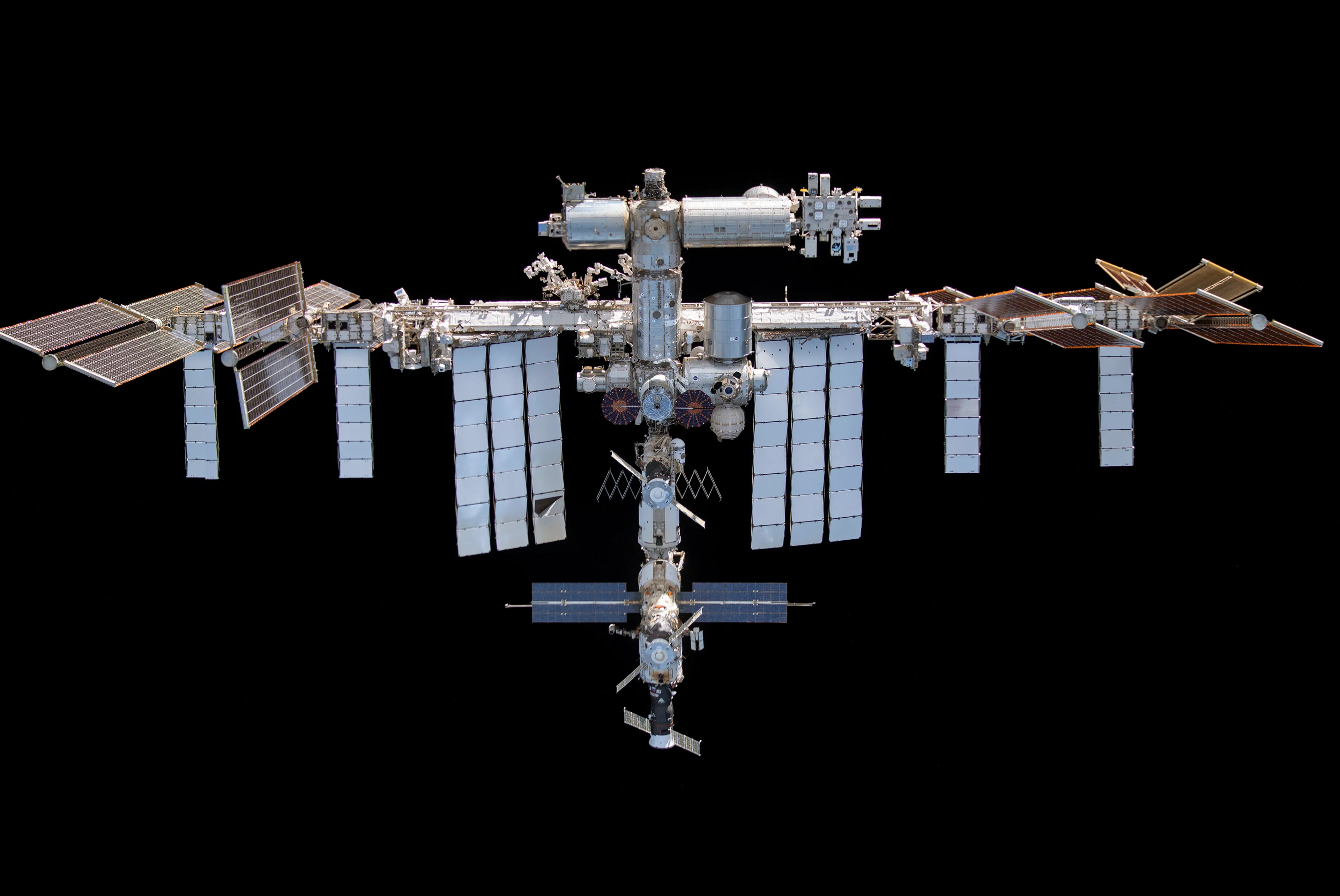 SpaceX wins $843M NASA contract to de-orbit ISS in 2030