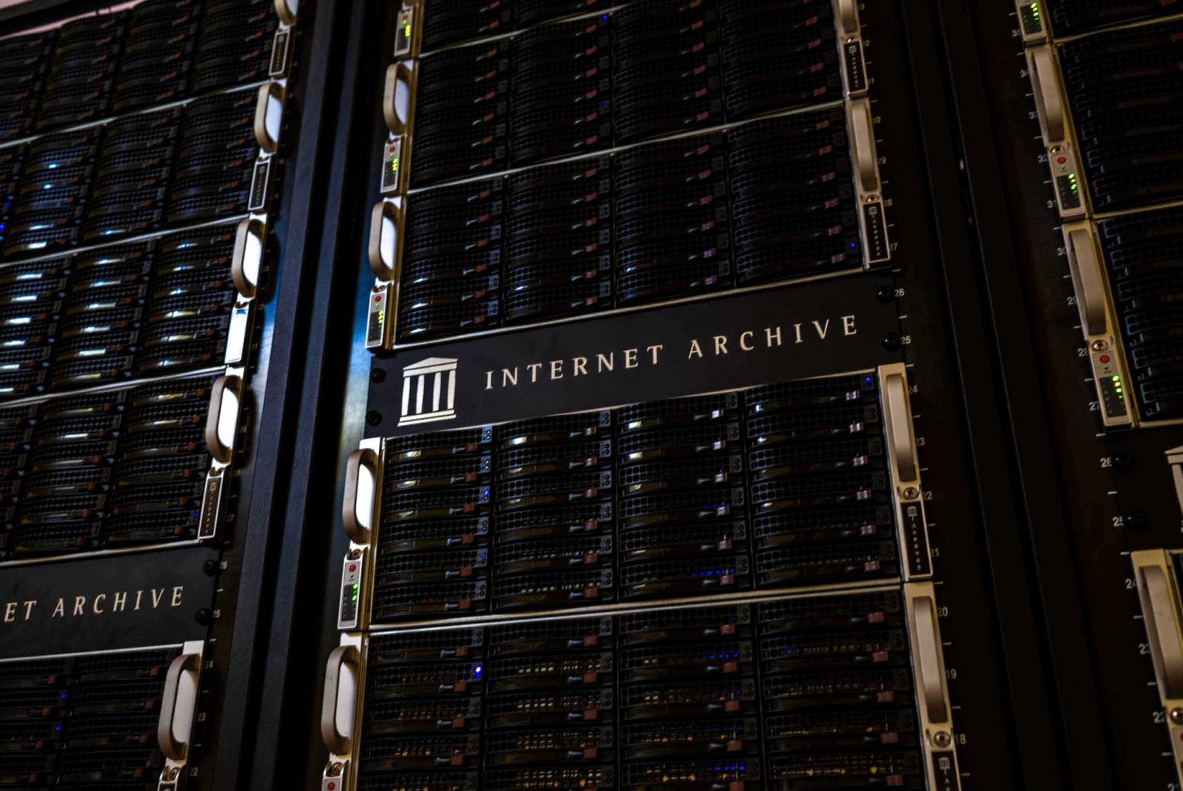 Internet Archive hit by DDoS attacks amid data breach disclosure