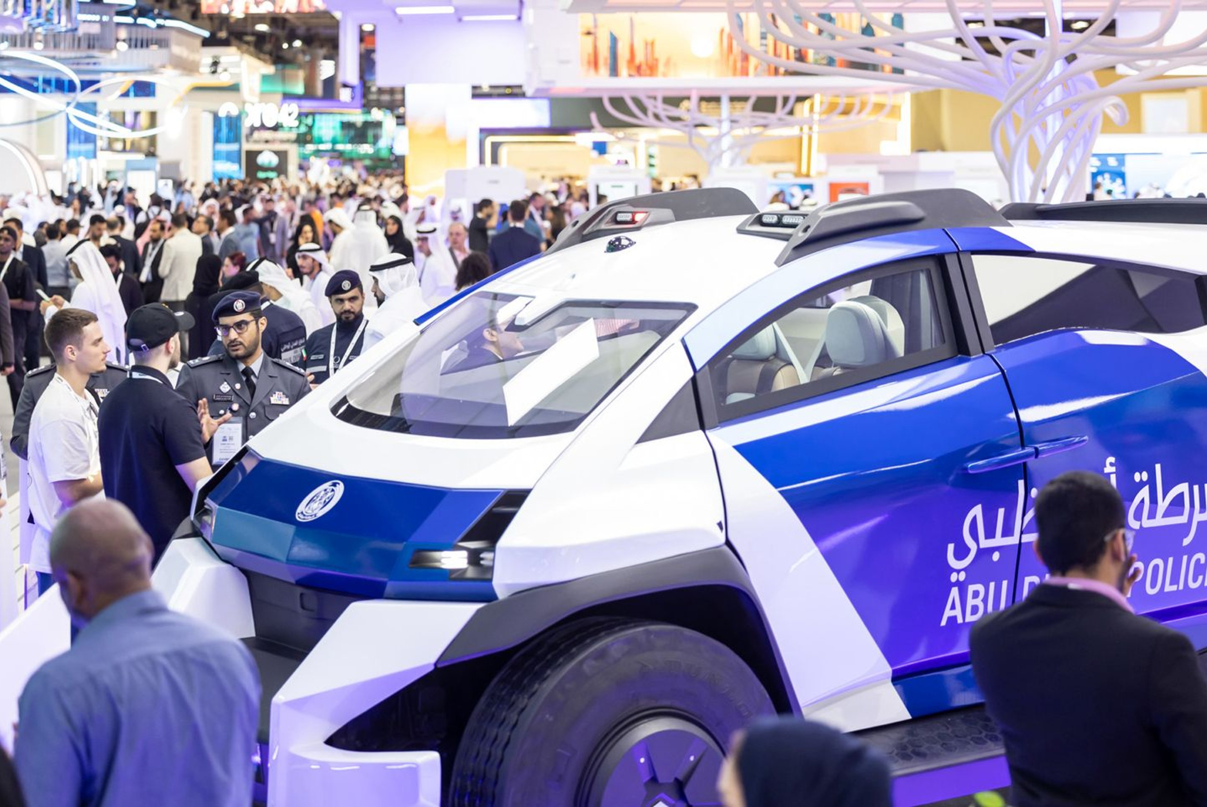 Abu Dhabi Unveils Next-Gen AI-Powered Vehicles at GITEX 2024