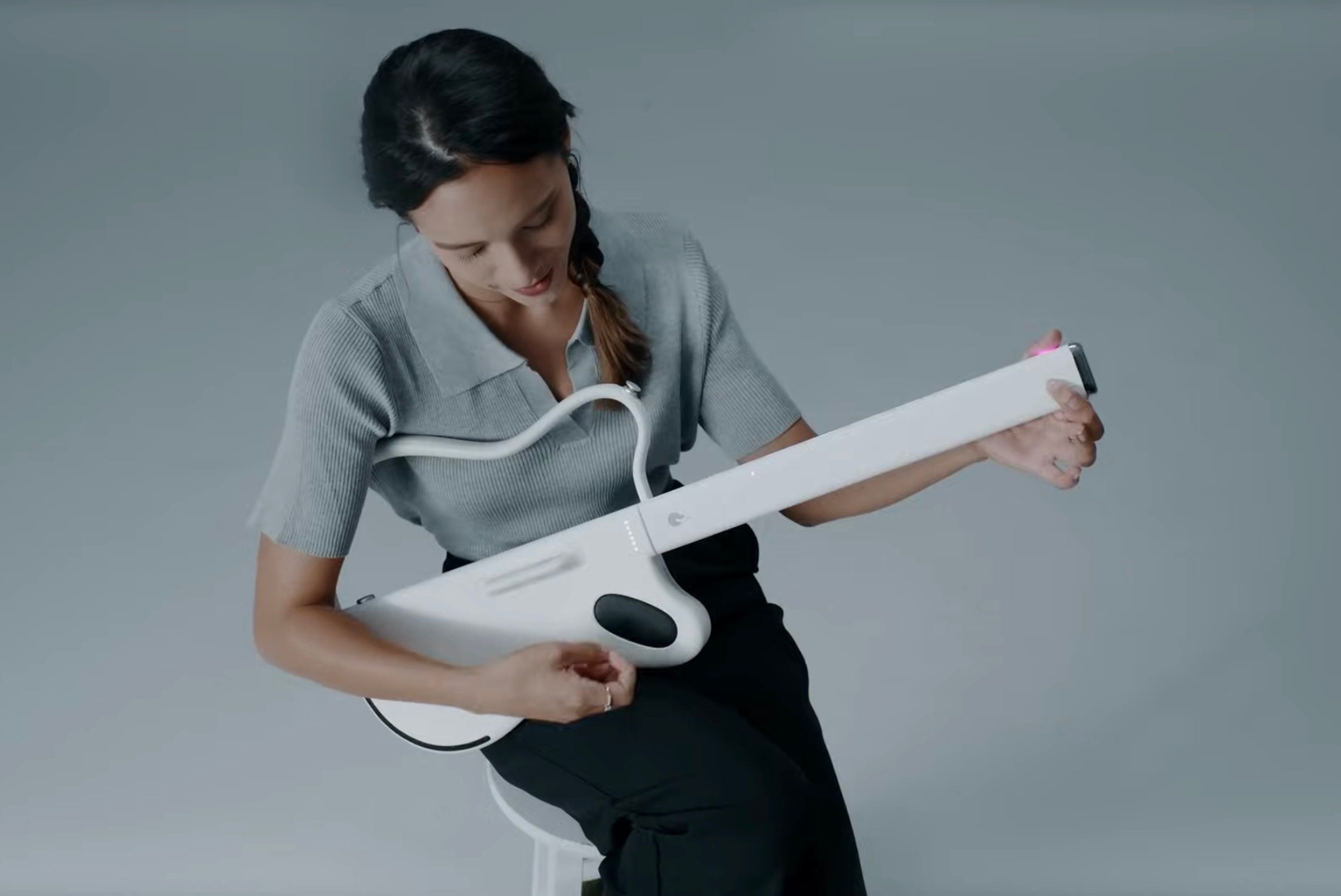 Let Me Play: Meet the Guitar Without Strings