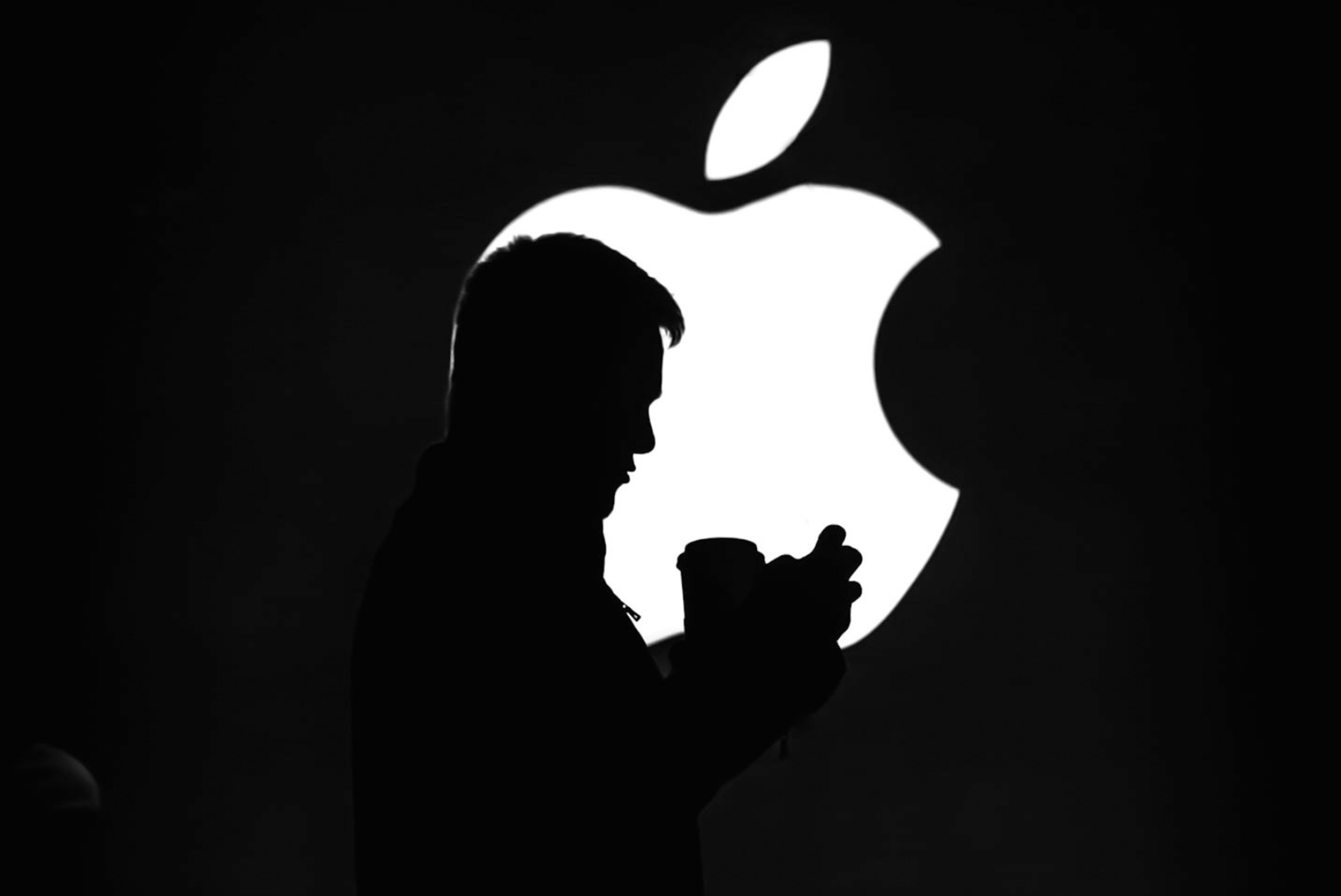 Apple to Launch AI-Enhanced, Voice-Controlled Tablet in Spring 2025