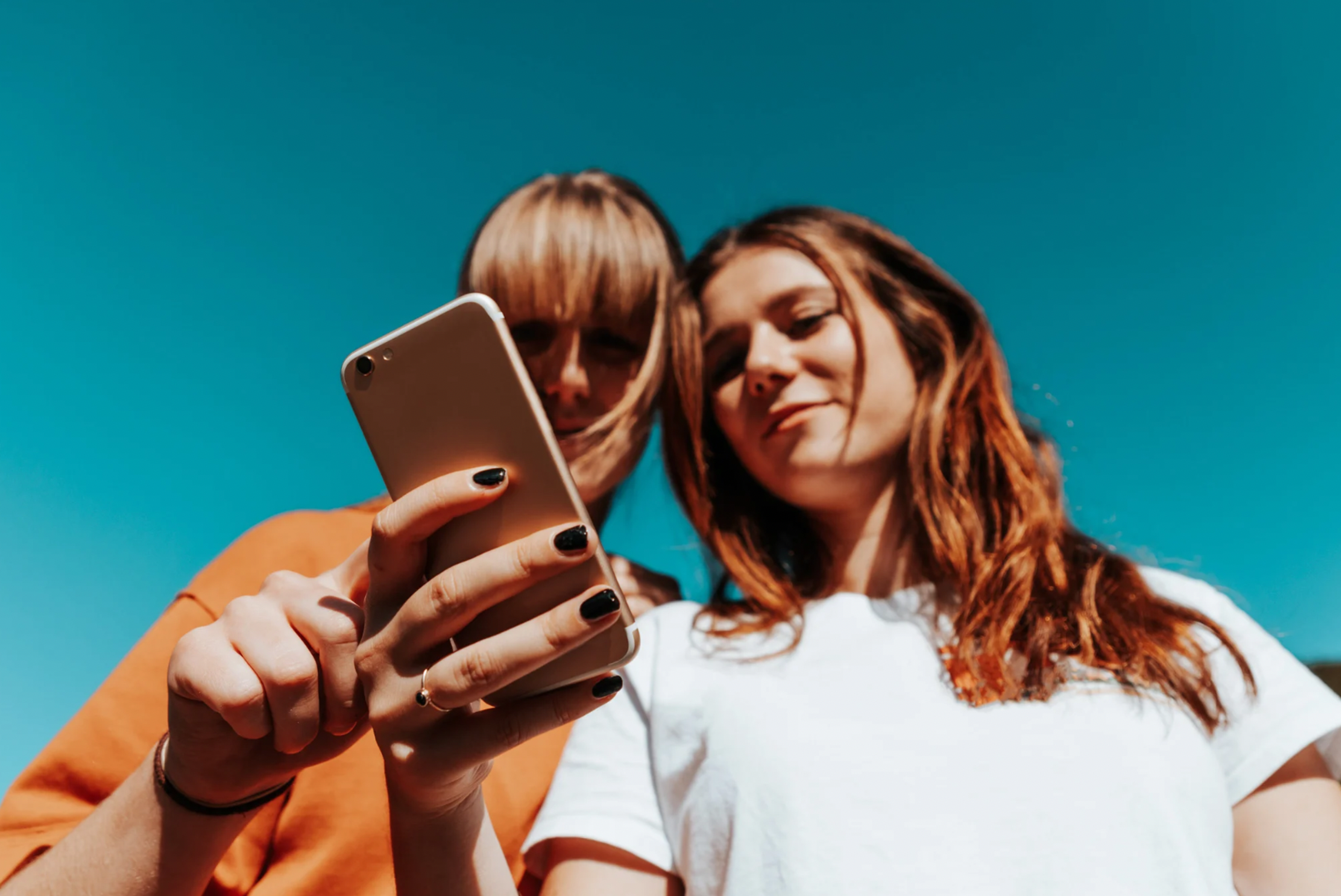 Australia Passes Law Banning Social Media for Under-16s