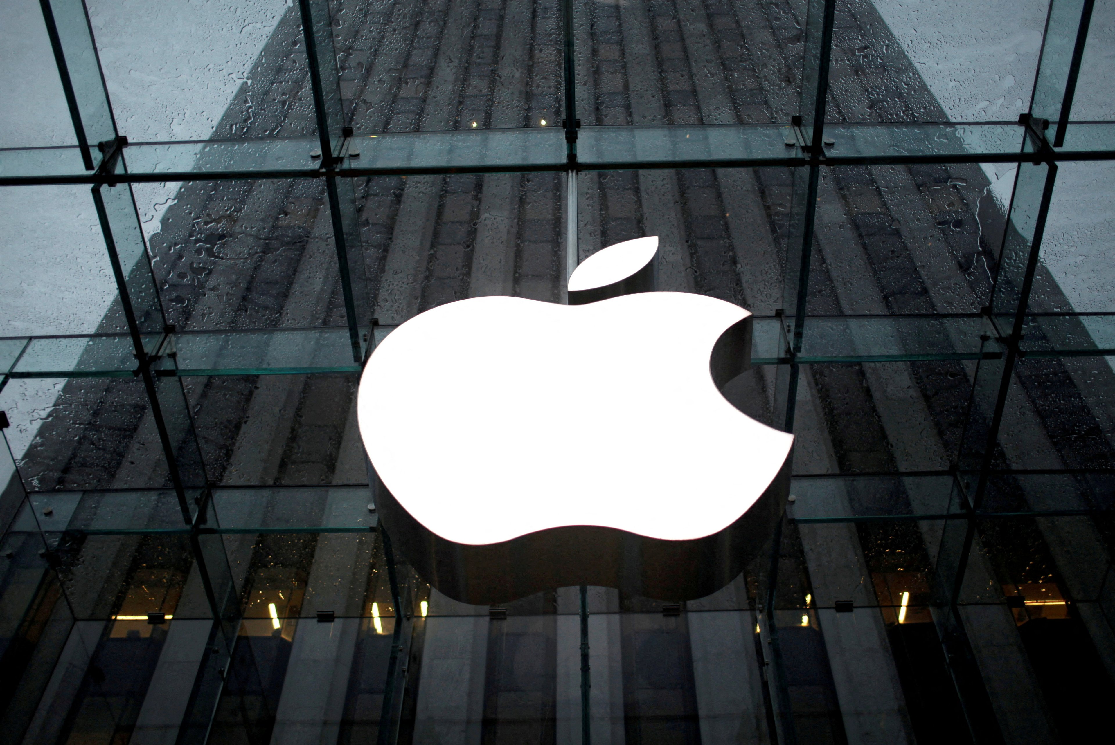 Apple Hits Pause on AI Notification Summaries for News and Entertainment Apps