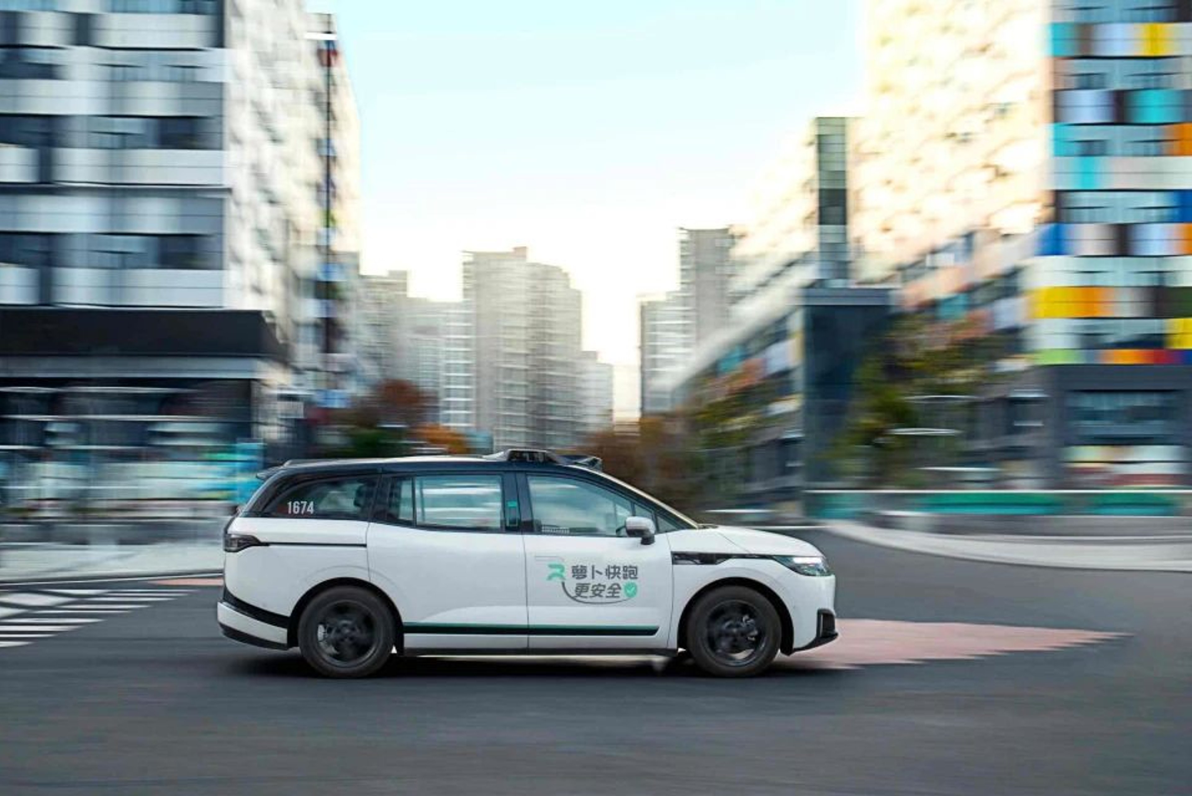 Dubai to launch 100 self-driving taxis in 2025