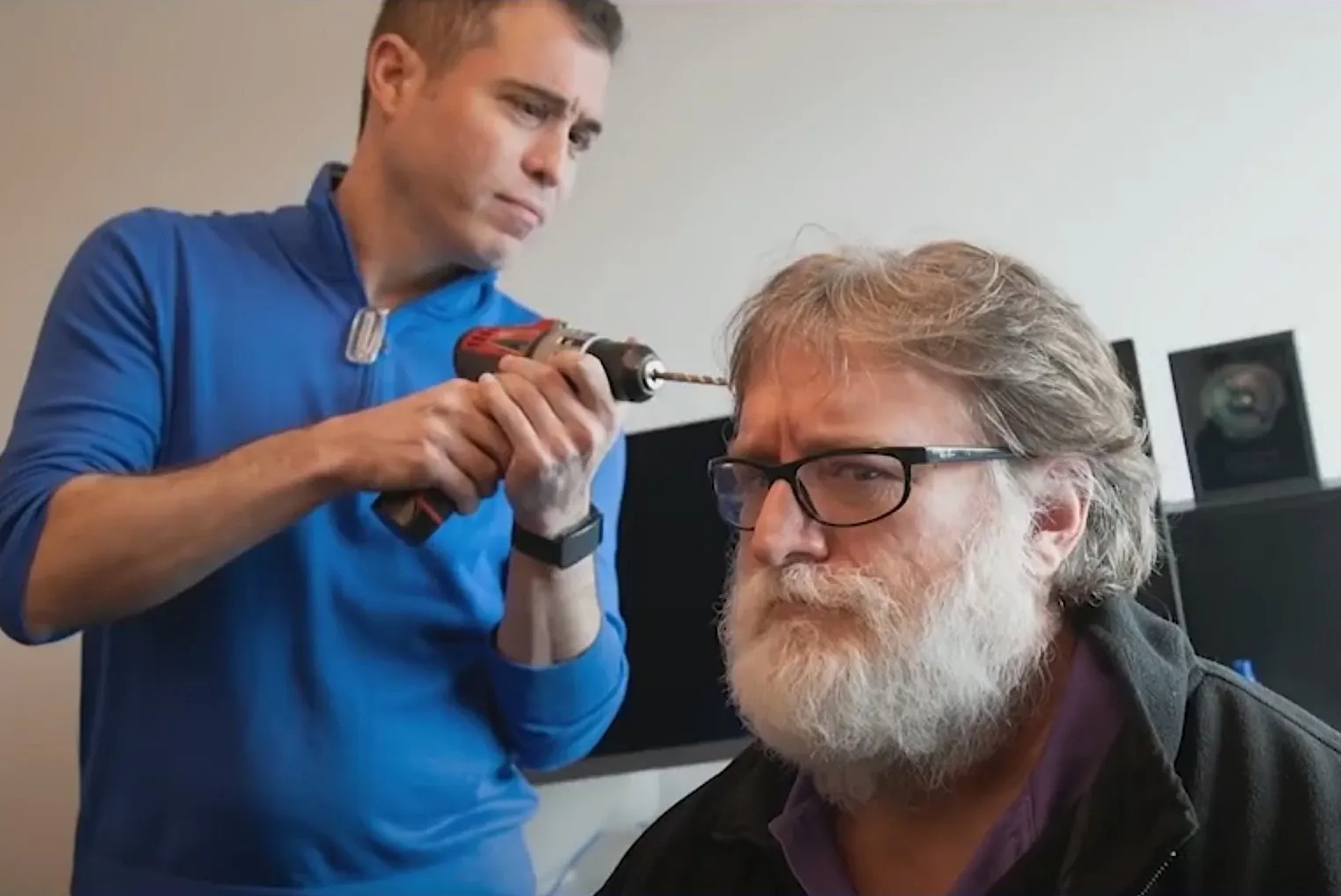 Gabe Newell’s Startup to Launch a Neuralink Rival by Year’s End