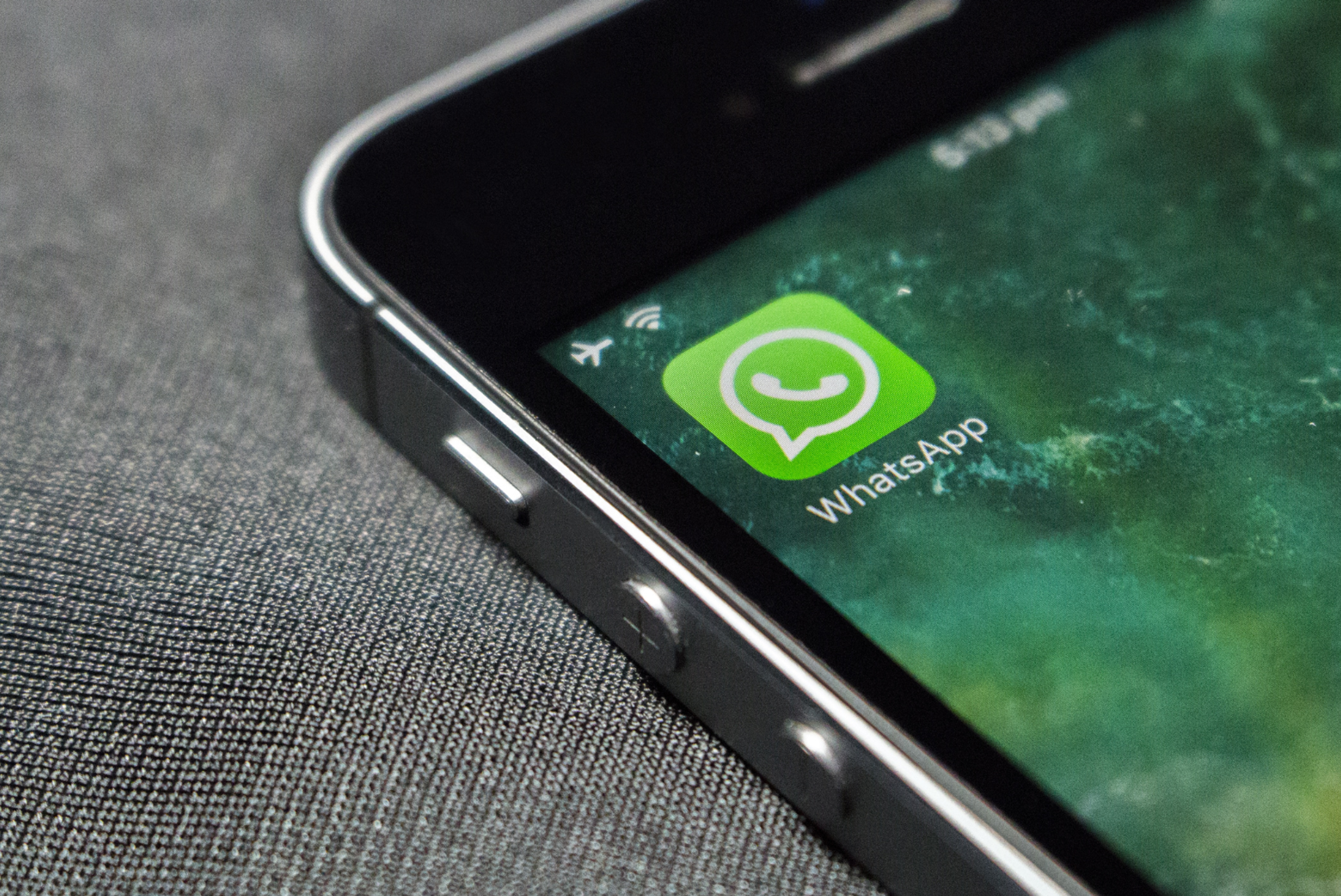 WhatsApp adds built-in message translation
