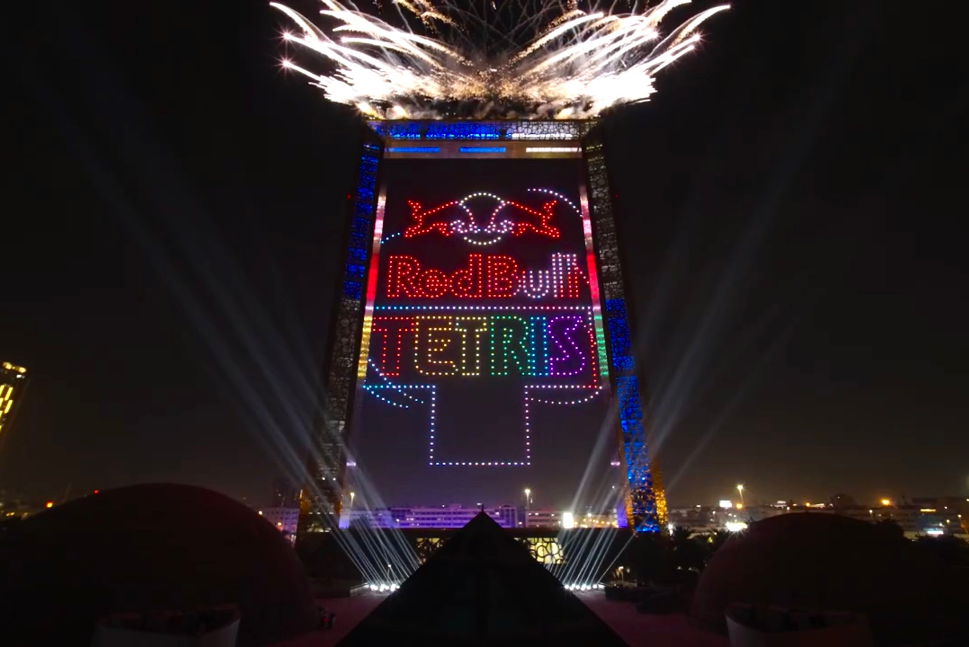 Dubai creates the world’s largest live Tetris game