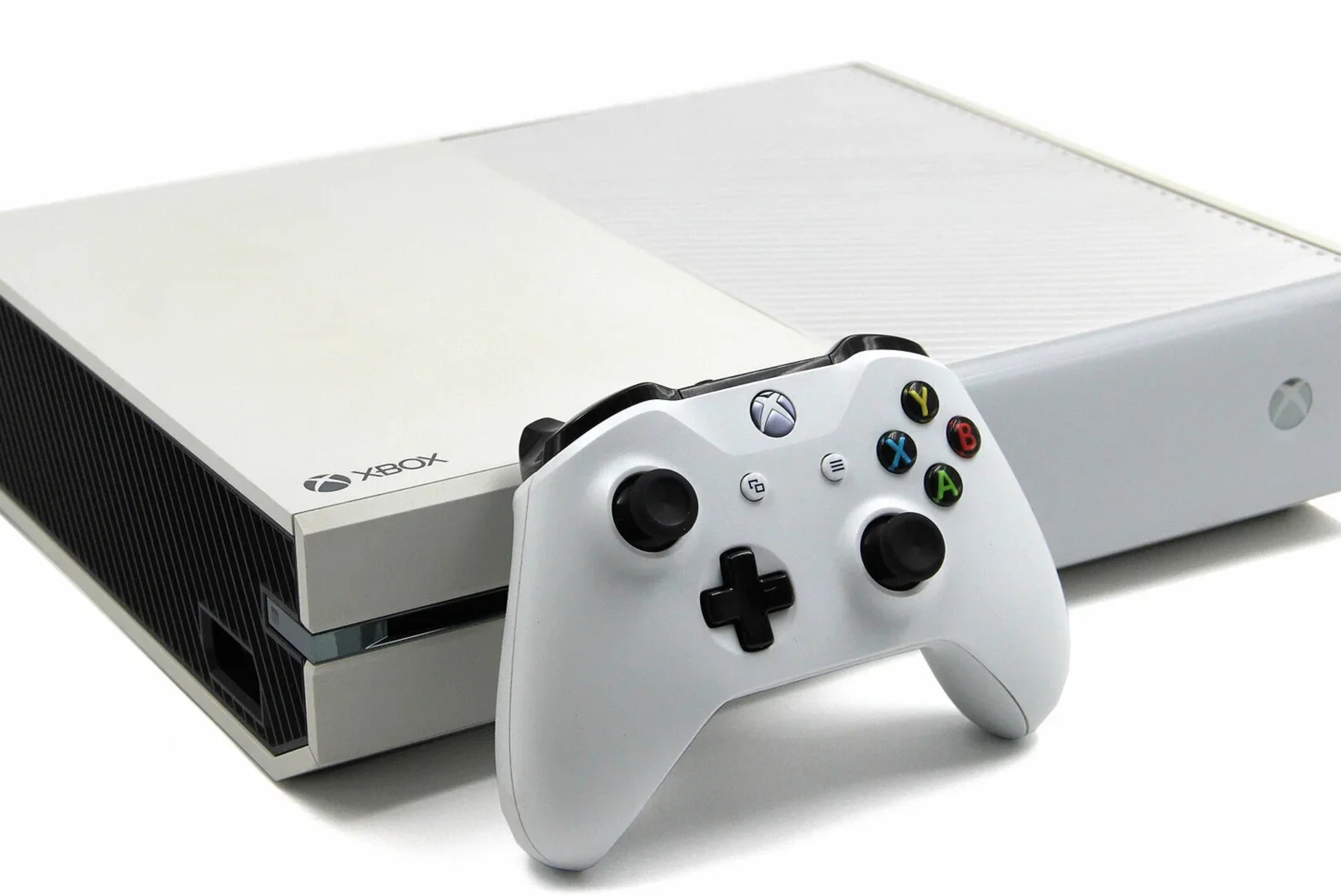 Security researcher demonstrates first hardware hack for Xbox One