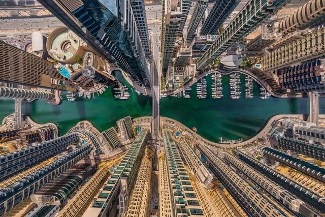 From Oil Kingdom to Digital Paradise