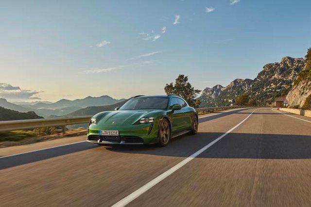 Porsche to Sell EVs before IPO to Boost Profits