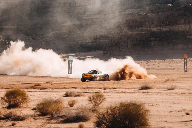 NEOM and McLaren Team Up to Develop Electric Motorsport in Saudi Arabia