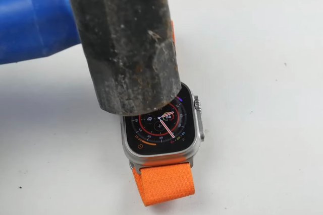 YouTuber Tested Durability of Apple Watch Ultra with a Hammer