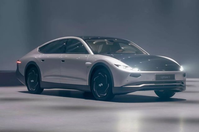 Solar-Powered Car Unveiled in UAE
