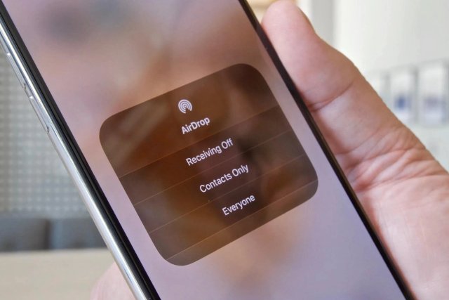 Apple Will Limit the "Everyone" Mode in AirDrop With iOS 16.2