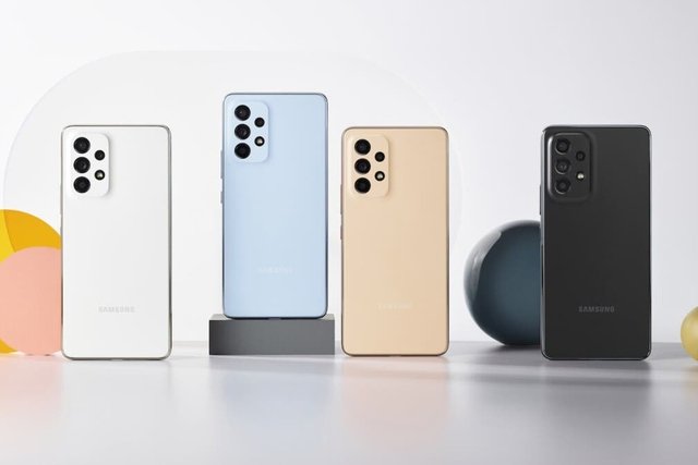 Samsung is reportedly developing budget smartphone with more vibrant colour options