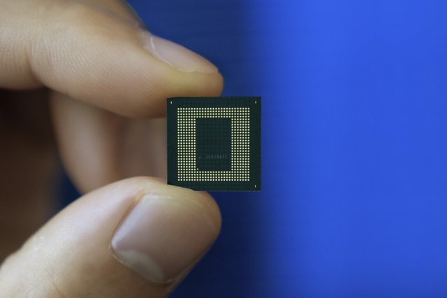 Japan and Netherlands Join US in Imposing Tough Restrictions on China's Chip Industry