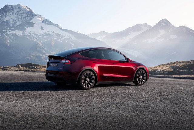Installation of Tesla's new Full Self-Driving beta put on hold until recall is resolved