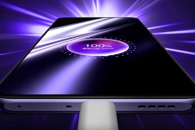 Smartphone with 240W fast charging capability reaches full battery in 10 minutes
