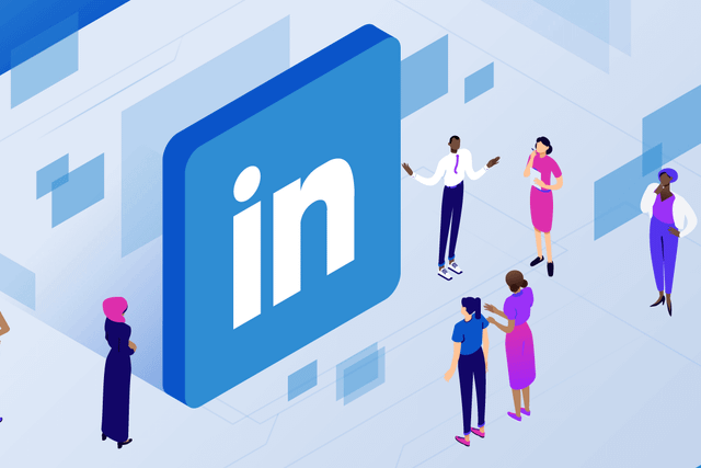 AI-generated prompts on LinkedIn spark collaboration in article writing
