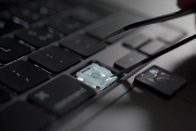 Apple's $50 million butterfly keyboard settlement receives final approval