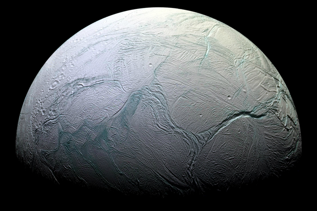 James Webb captures plumes of water on Saturn's moon