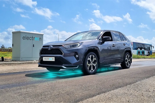 Hybrid Toyota drives 1,200 miles in electric mode without recharging