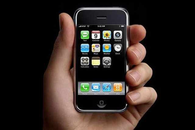 Factory sealed first-gen iPhone sells for $190,000 at auction