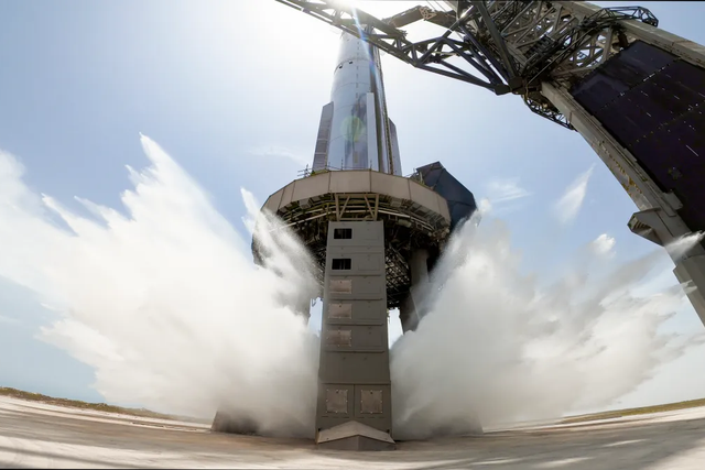 SpaceX tests "mega steel pancake" water deluge system for Starship