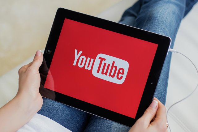 YouTube explores AI-generated quizzes on educational videos