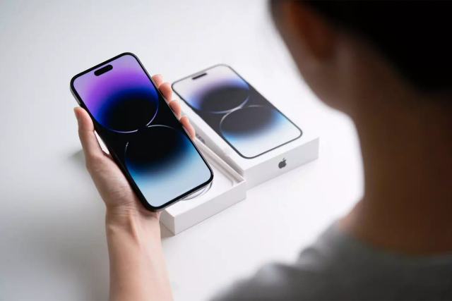 Apple fixes iPhone 15 overheating issues, blaming iOS 17 bugs and third-party apps