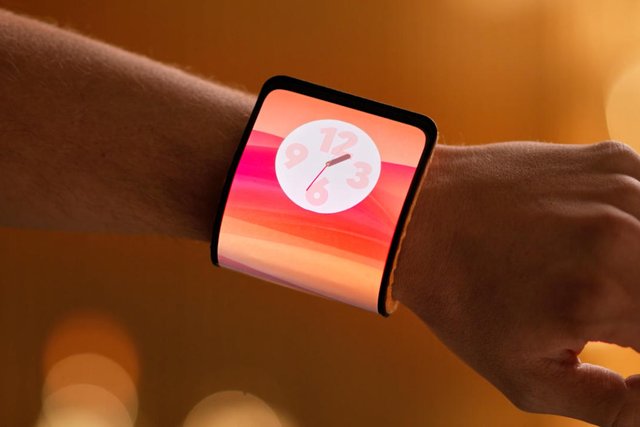 Motorola debuts wild slap bracelet phone concept at Lenovo Tech World '23