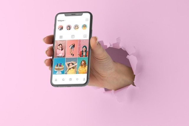 Instagram tests verified-only feed, explores new discovery option