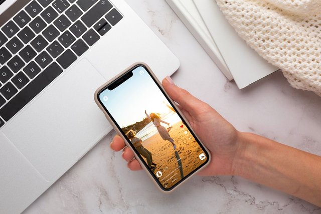 Instagram users around the world now have the option to download public Reels