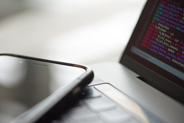 Apple and Google confirm governments' surveillance through push notifications