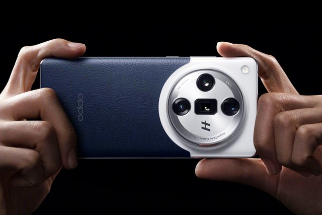 Oppo presents Find X7 Ultra smartphone with innovative dual periscope zoom cameras