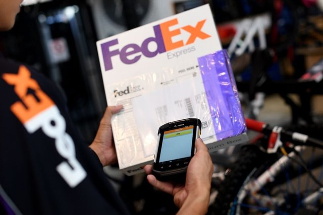 FedEx takes on Amazon with launch of new e-commerce platform
