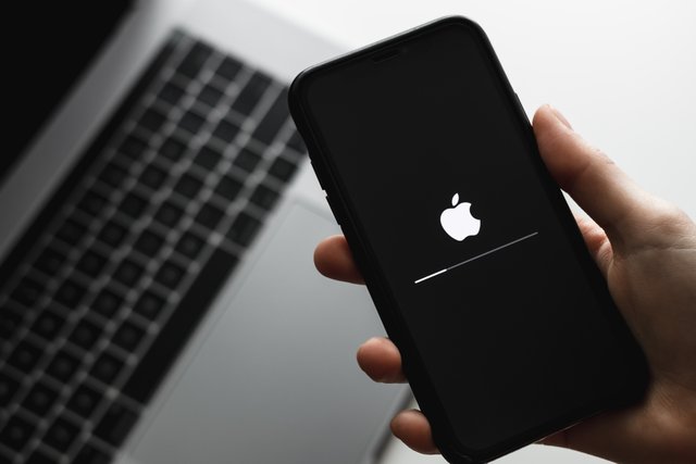 Apple prepares for app sideloading in EU with upcoming iOS 17.4 release