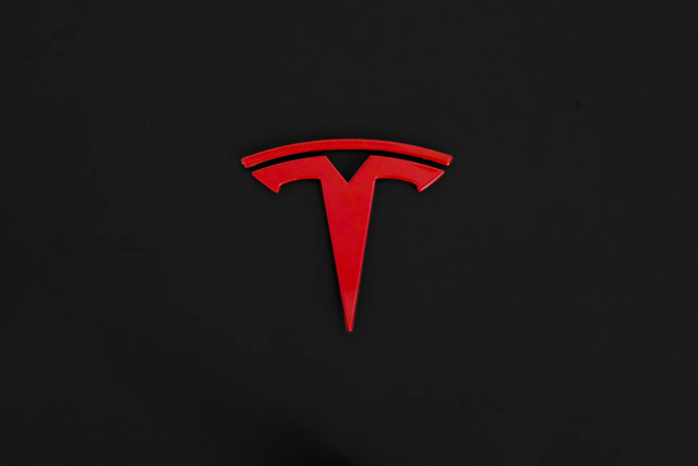 Tesla enhances Phone Key performance with UWB connectivity
