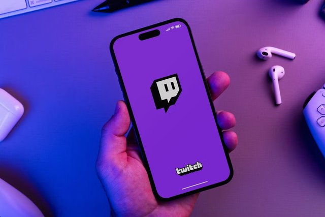 Amazon's Twitch launches Discovery Feed, competing with TikTok in short-form videos