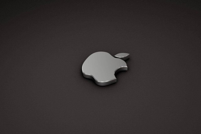 Apple shares hit record high amid AI investment